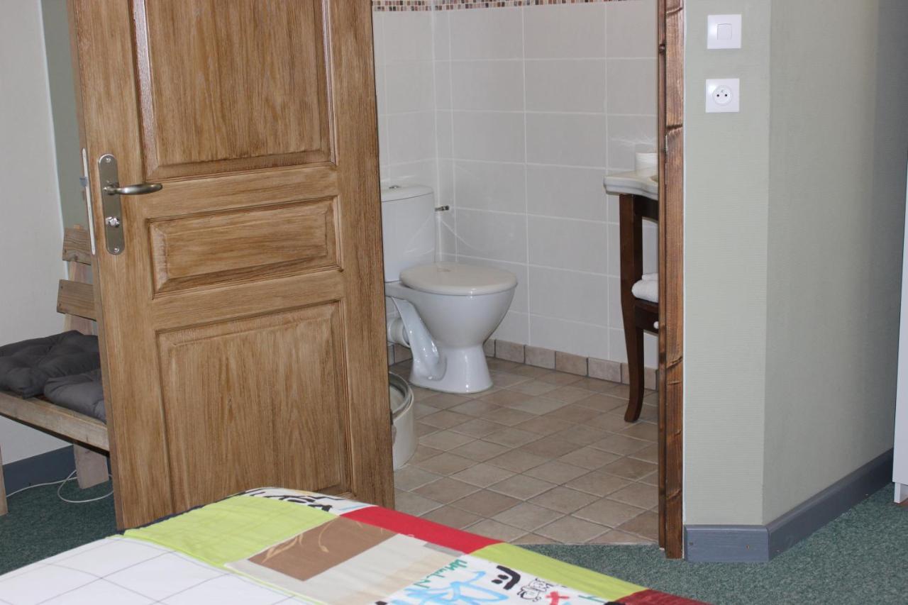 Maison Le Barrage Saint-Gervais-dʼAuvergne Zewnętrze zdjęcie