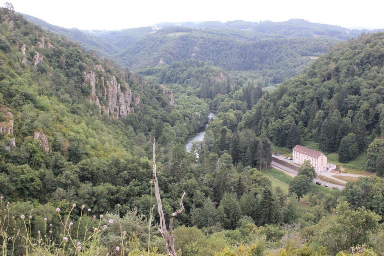 Maison Le Barrage Saint-Gervais-dʼAuvergne Zewnętrze zdjęcie