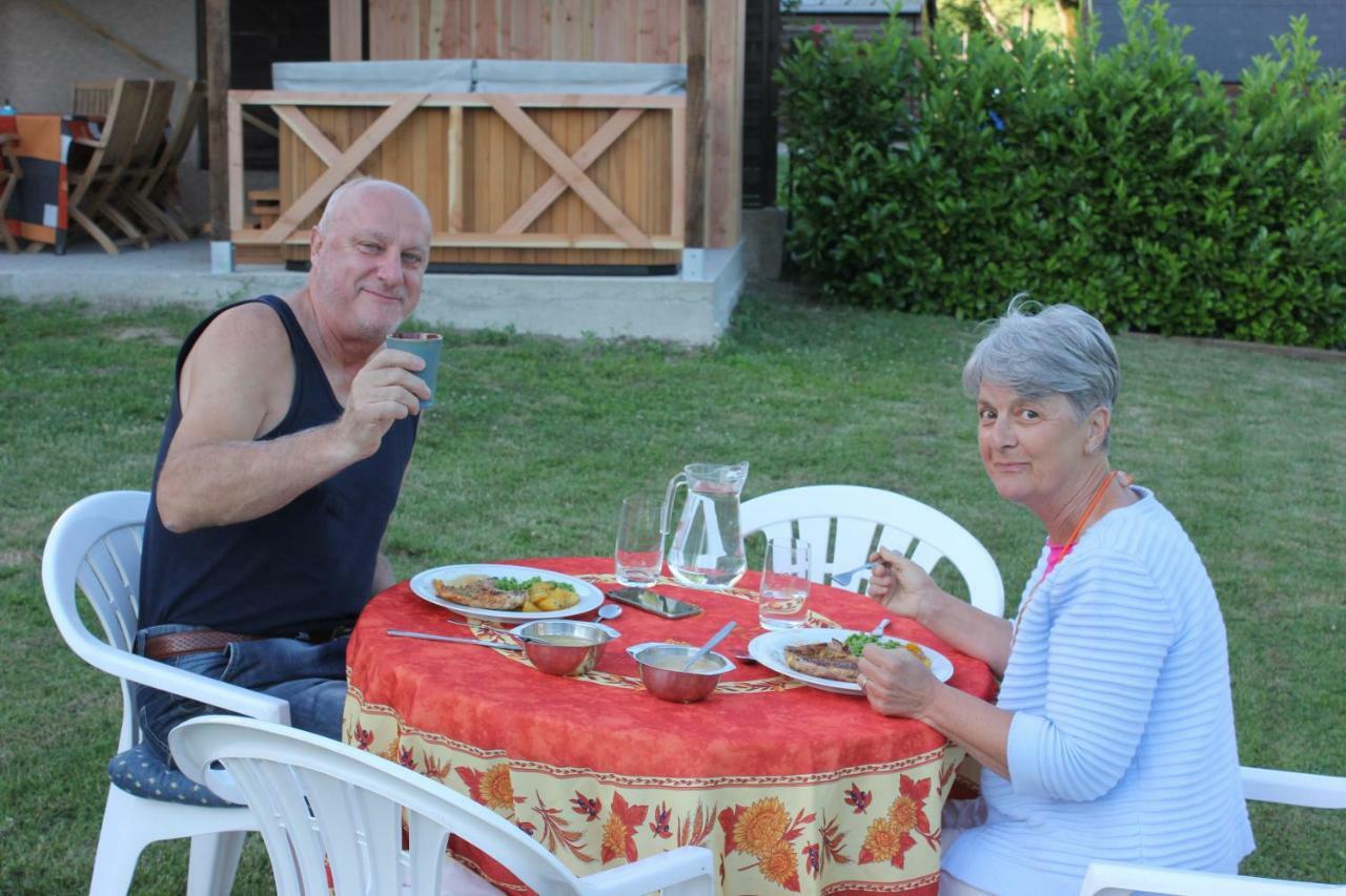 Maison Le Barrage Saint-Gervais-dʼAuvergne Zewnętrze zdjęcie